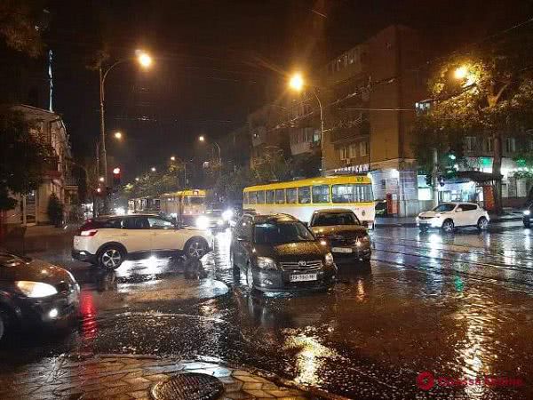 Вечером в Одессе произошло ДТП