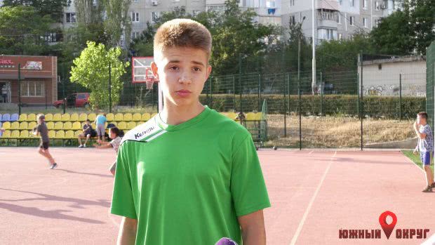 Алексей Цимбалюк, левый полусредний команды Южненской ДЮСШ