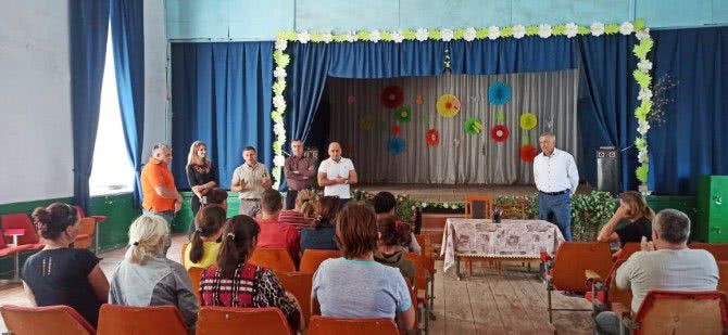 Накануне выборов выяснилось, что в Тарутинском районе люди сидят без воды и мобильной связи