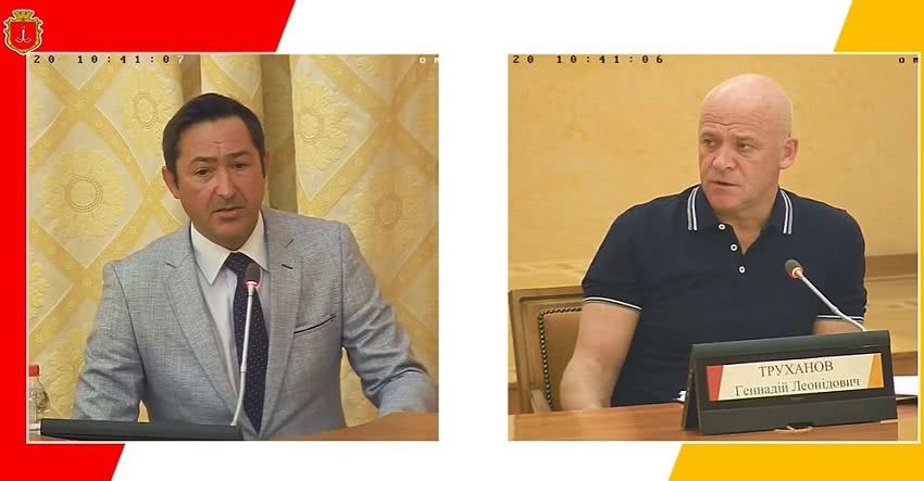 Водители ездят по пешеходному Воронцовскому переулку: мэр предлагает установить там шлагбаум