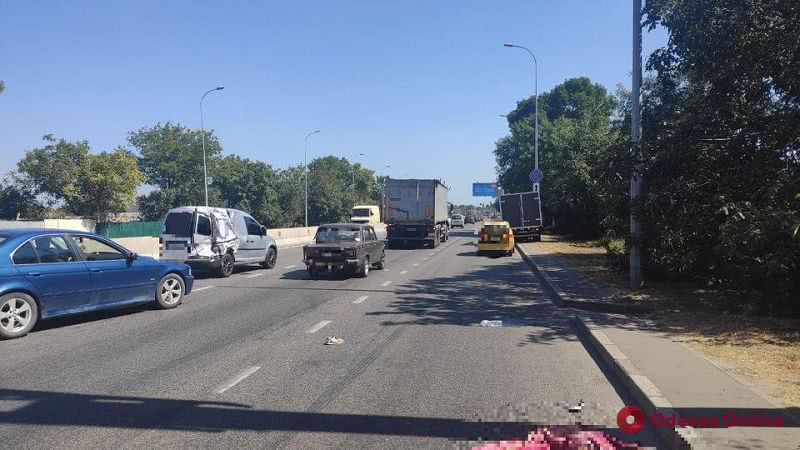 На Киевском шоссе Hyundai сбил насмерть женщину
