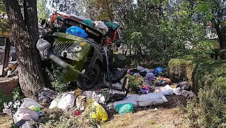 Груда металла вместо машины, покореженный забор — авария в Измаиле