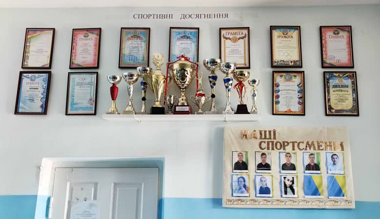 Ноутбуков для дистанционки нет, учебников на украинском не хватает - названы проблемы школы Болградского района