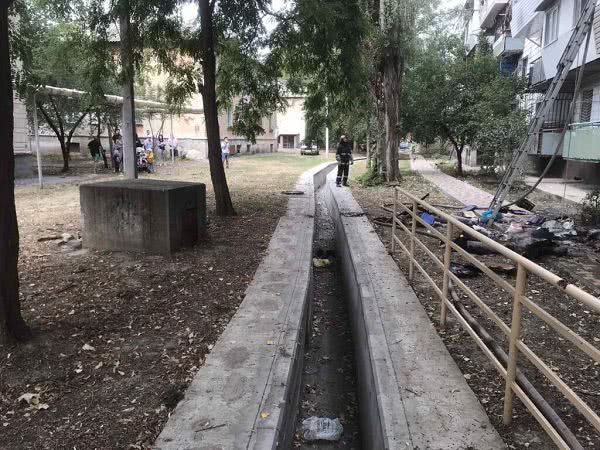 В измаильской многоэтажке загорелся балкон из-за сварочных работ у соседей
