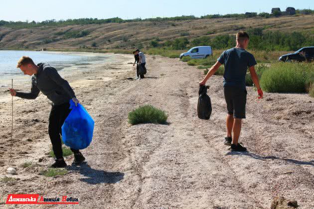 В Курісово школа та коледж приєдналися до акції «Чисті береги-2020» (фотофакт)