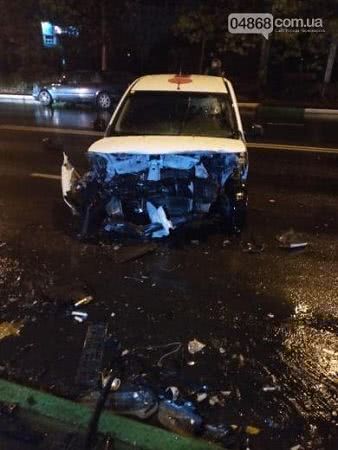 Ночной дрифт: в Черноморске столкнулись 2 автомобиля