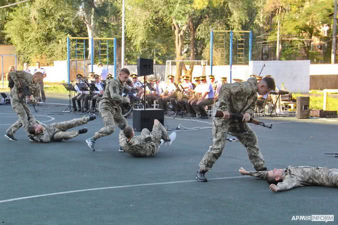 В Военной академии Одессы сразу два факультета отметили пятилетний юбилей