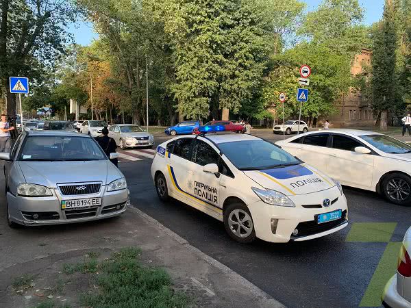 Полиция проводит рейд безопасности у школ