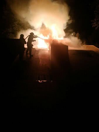 Ночью в Черноморске сгорела скейт-площадка: возможно, ее подожгли. Фото