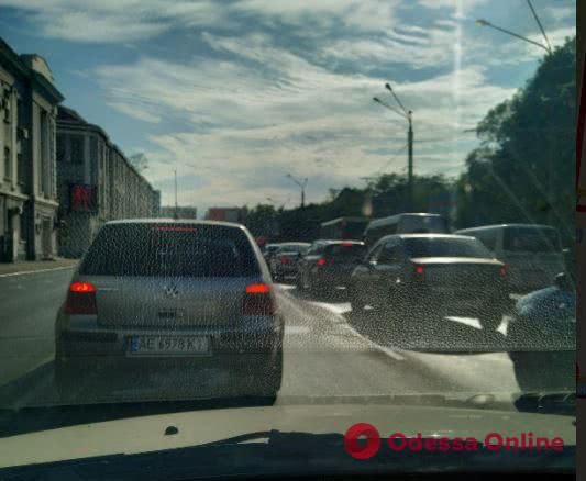 Дорожная обстановка в Одессе: ДТП и пробки в центре