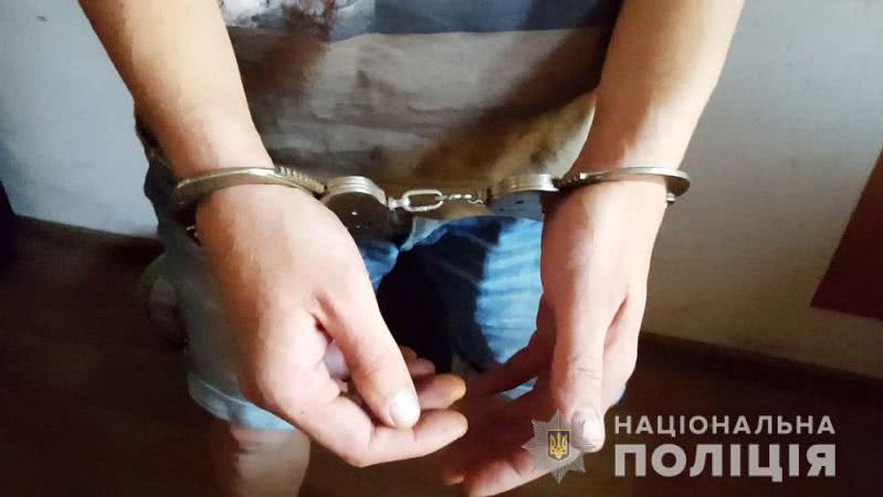 В центре Одессы 33-летний преступник ограбил пенсионерку