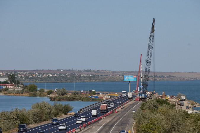 Президент оглянув реконструкцію мосту через Хаджибейський лиман