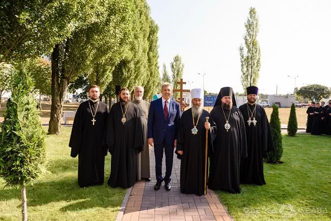 Сергей Кивалов и Митрополит Киевский и всея Украины Онуфрий заложили первый камень в строительство нового студенческого храма (фото, видео)