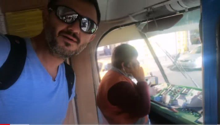 Активист из Южноукраинска «наводил порядки» в одесском трамвае – его закрыли в вагоне
