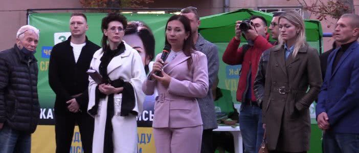 Работать 48 часов в сутки: в Черноморске прошла очередная встреча с избирателями (видео)