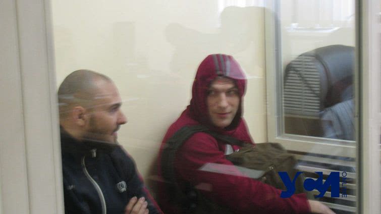 Обвиняемые в покушении на активиста Устименко проведут в СИЗО еще месяц (фото)