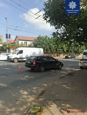 На Грушевского водитель Chevrolet сбил мужчину с ребенком