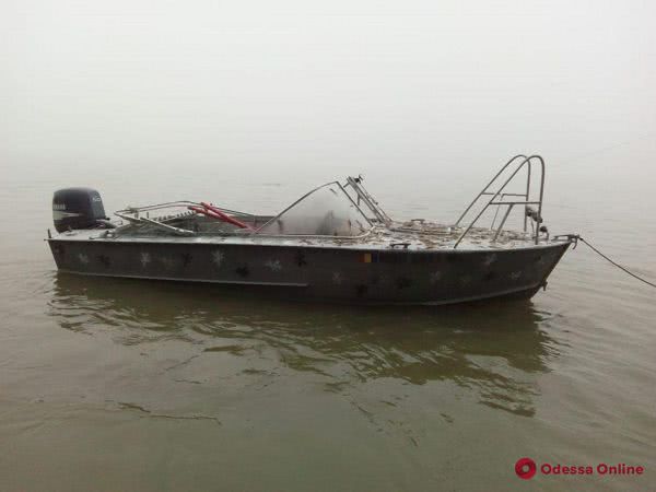 На Дунае пограничники задержали двух румынских рыбаков