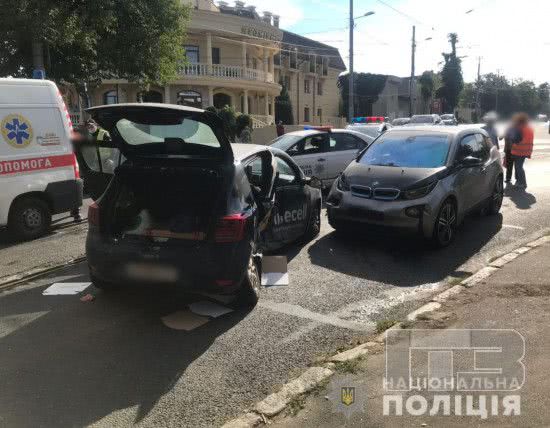 В Одессе столкнулись две иномарки: есть погибшие