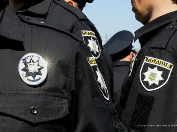 На Одещині десятикласник перерізав собі горло в школі