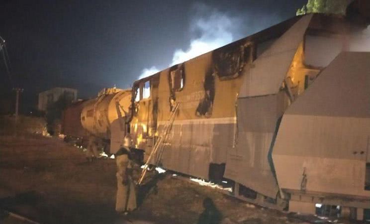 Ночью в Аккермане тушили масштабный пожар: горела снегоуборочная техника железной дороги
