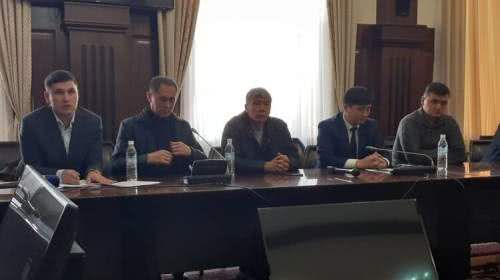 Опозиционеры опозиционеров не признали: в Киргизии после Майдана создан уже второй координационный совет