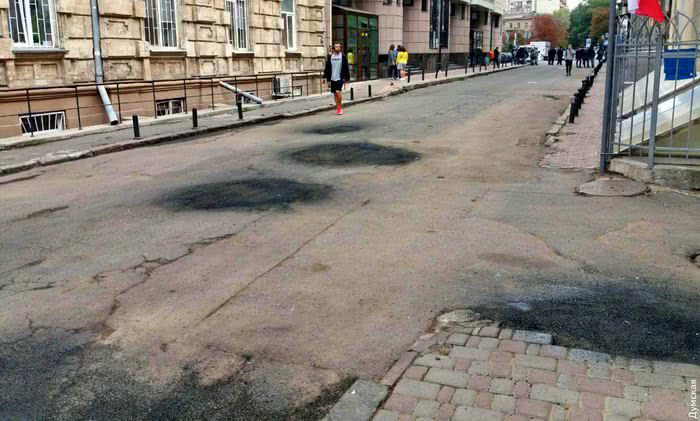 В Одессе срочно асфальтировали улицы перед визитом президента Польши