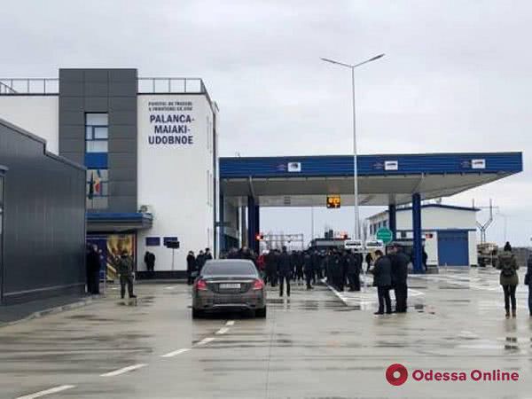 В Одесской области временно ограничат движение транспорта в пункте пропуска на границе с Молдовой