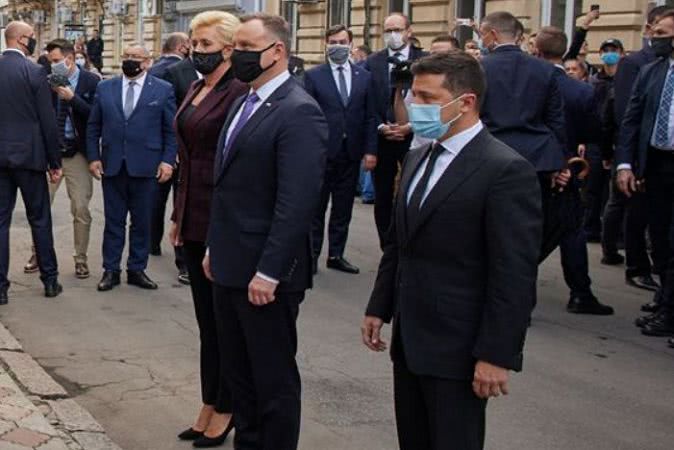 Зеленский и Дуда в Одессе почтили память погибшего в авиакатастрофе президента Польши Качиньского