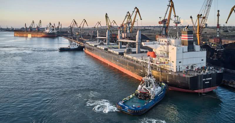 Доходы морского порта «Южный» выросли на 65,5%