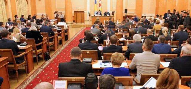 За мандаты Одесского горсовета поборются 14 партий