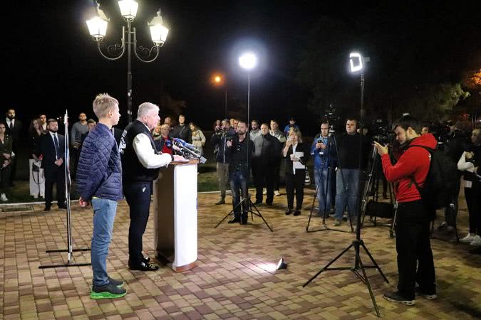 Кандидат в мэры Одессы Евгений Червоненко провел дебаты с «двойником» Труханова