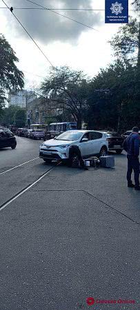 В Одессе столкнулись электромопед и легковушка