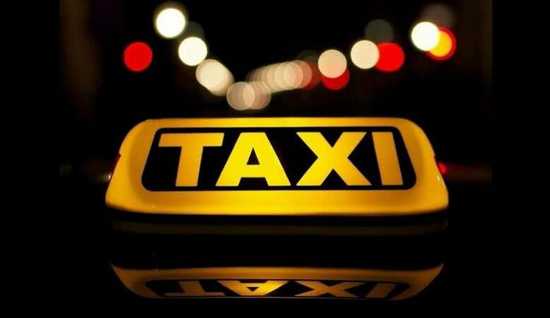 Не понравилась музыка: в Одессе пассажир ограбил таксиста