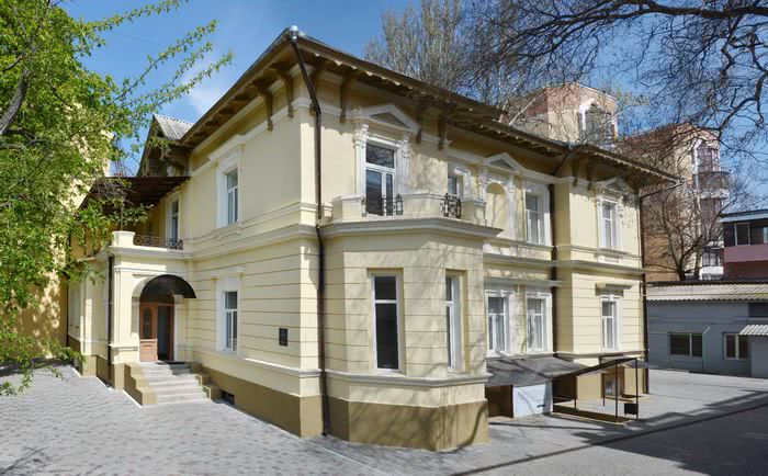 В Одессе покажут картины Дали и Шагала из частных коллекций