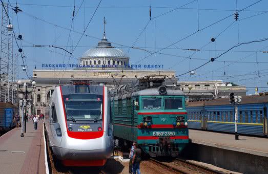 Из Одессы снова запускают поезд в Карпаты