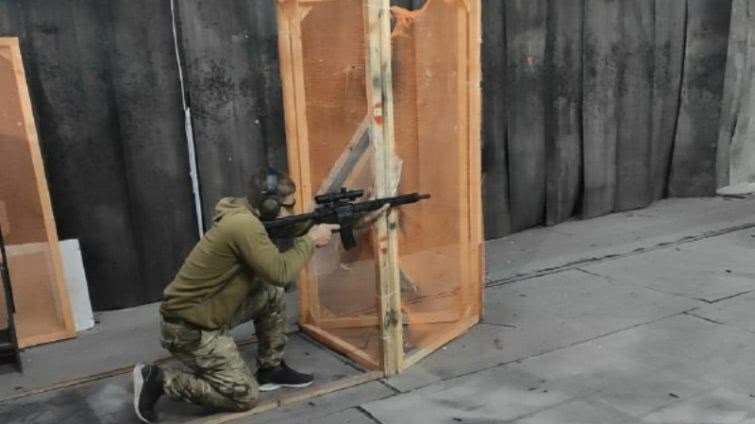 Курсант-морпех Одесской военной академии победил в необычных стрелковых соревнованиях (фото)