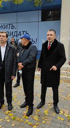 В Одессе обыскивают офис Голубова по подозрению в подкупе избирателей за Скорика (фото)