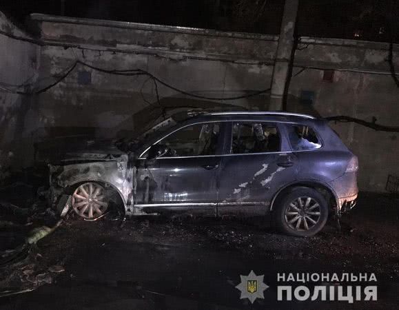 В Одесі згорів автомобіль журналіста: поліція підозрює підпал – відео