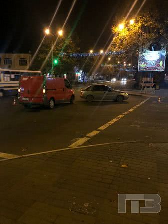 ДТП в Черноморске: два авто не смогли разминуться