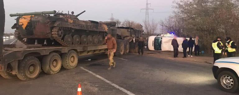 В Одесской области произошло ДТП с военным тягачом: пострадала женщина