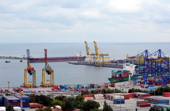 В порту Южный побили очередной абсолютный рекорд перевалки грузов