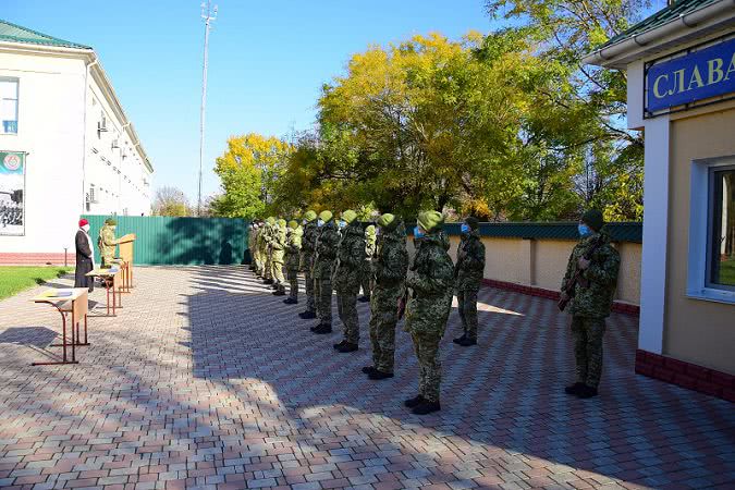 Одесская область: 17 пограничный отряд пополнился 17 военнослужащими