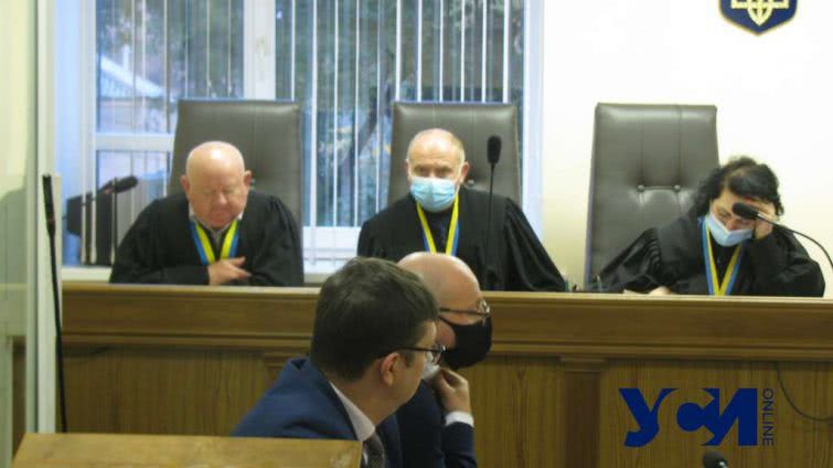 Суд по делу о покушении на активиста Устименко снова перенесли: у судей нет времени (фото)