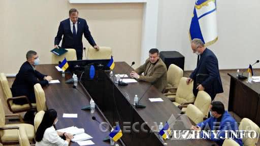 Сессия Южненского горсовета не состоялась: из 26 депутатов пришли только 11