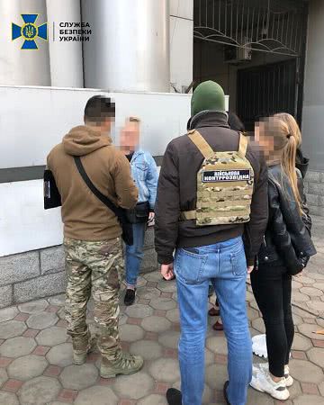 Правоохранители задержали злоумышленницу в Одессе при получении "аванса"