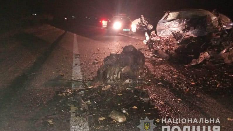 «Renault» выехал на встречку и врезался в «Mercedes Vito»: два человека погибли в смертельном ДТП на трассе Одесса-Рени