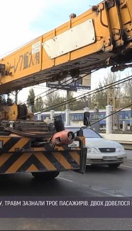 В Одеській області автомобіль збив пішохода та перекинувся: один помер, двоє постраждали