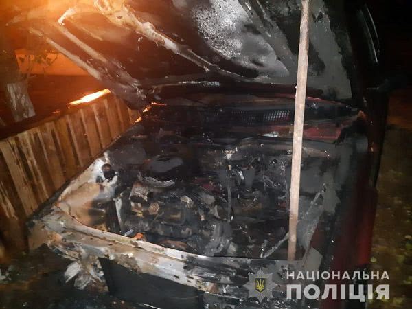 Под Одессой местному жителю сожгли три автомобиля. Фото