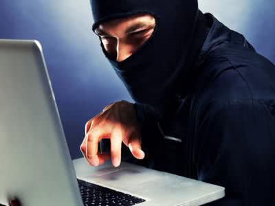 Одессит продавал в интернете несуществующие игрушки из фанеры